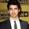 Joe Jonas vrea si el cariera solo?