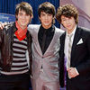 Jonas Brothers- colaborare cu Girls Aloud. Plus nou single Girls Aloud- `The Promise`