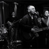 Taxi si Trupa Veche canta la Hard Rock Cafe pentru liceeni