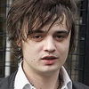 Sarut gay in clipul Last Of The English Roses`- Pete Doherty