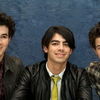 Jonas Brothers pregatesc un nou album, inspirat de Kings Of Leon