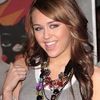 Miley Cyrus vrea sa fie adoptata de Angelina Jolie