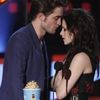 Robert Pattinson se teme ca nu va castiga `cel mai bun sarut`
