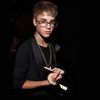 Justin Bieber isi scoate sarpele la licitatie