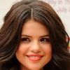 Selena Gomez crede ca e doar o copila