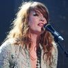 Florence Welch: Am dat foc unei camere de hotel