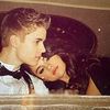Selena Gomez a primit in inel cu diamante de la Justin Bieber