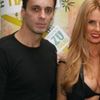 Andreea Banica, la un pas de a ramane cu sfarcul dezgolit (foto)