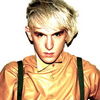 Cheeky Girls, `vanate` de un `lup`