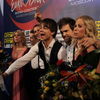 Alexander Rybak, cu trofeul Eurovision 2009 spart