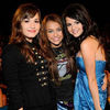 Cine-i cea mai sexy: Miley Cyrus, Demi Lovato, sau Selena Gomez?