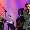Inedit: Adam Lambert si Cyndi Lauper in duet (video)