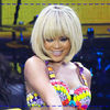 Rihanna uimeste cu o noua schimbare de look (poze)