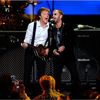 Paul McCartney il va introduce pe Ringo Starr in Rock and Roll Hall Of Fame 
