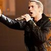 Eminem a cantat in premiera piesa "Fack" (video)
 