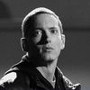  Eminem vinde caramizele casei in care si-a trait copilaria
 
