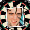 Robert Pattinson arunca sageti in... el insusi!