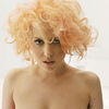 Bad Romance, sutienul lui Lady Gaga face victime (videoclip)