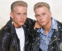 Esti experta in boy band-uri?