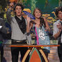 Miley Cyrus si Jonas Brothers